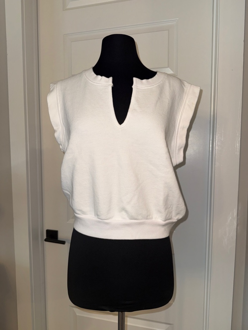 NEW Perfect White Tee Sleeveless White Sweatshirt Sz M